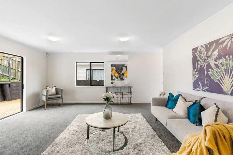 Photo of property in 5/8 Eulogy Place, Randwick Park, Auckland, 2105