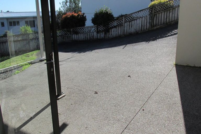 Photo of property in 17 Downing Place, Welcome Bay, Tauranga, 3112