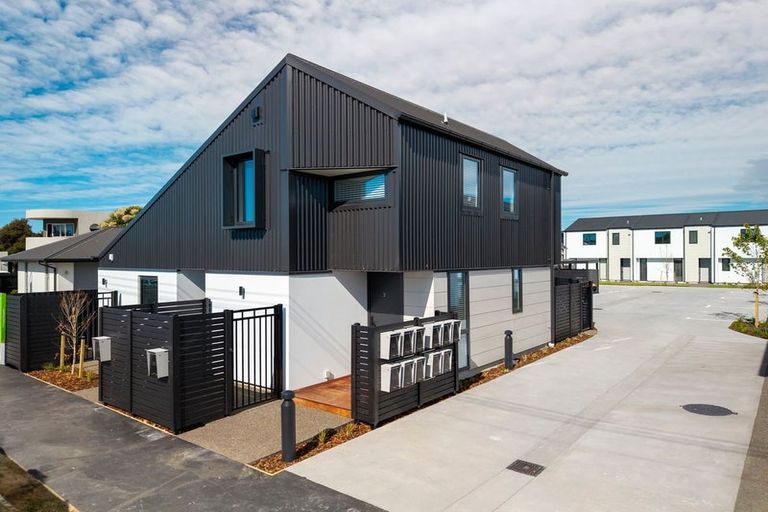 Photo of property in 2/55 Marshland Road, Shirley, Christchurch, 8061