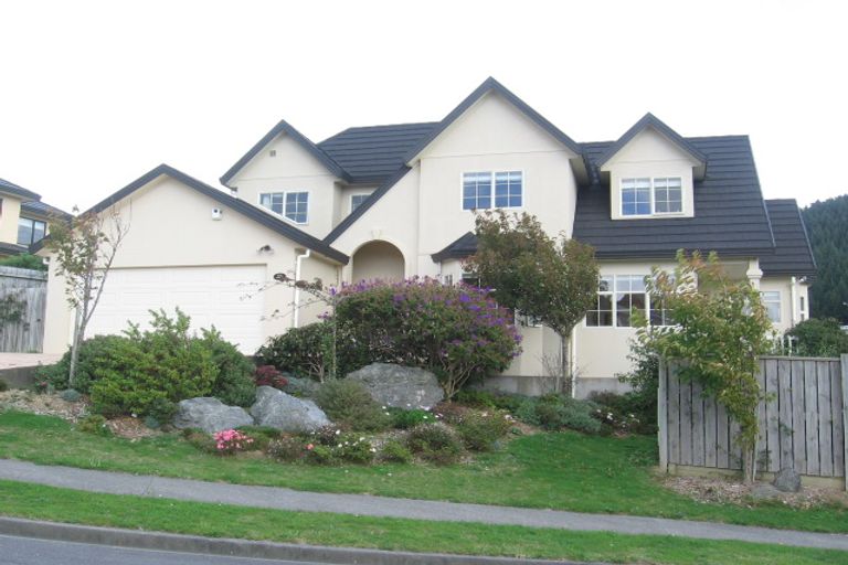 Photo of property in 15 Eastcott Grove, Churton Park, Wellington, 6037