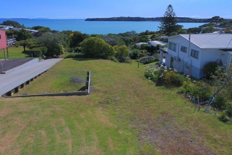 Photo of property in 19 Melandra Road, Stanmore Bay, Whangaparaoa, 0932
