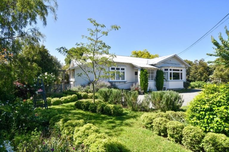 Photo of property in 10 Armstrong Avenue, Carterton, 5713