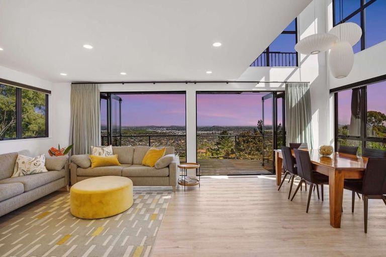 Photo of property in 110 Point View Drive, East Tamaki Heights, Auckland, 2016