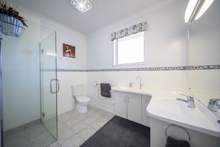 Photo of property in 56 Hawea Place, Te Anau, 9600