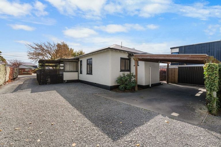 Photo of property in 102 Somerfield Street, Somerfield, Christchurch, 8024
