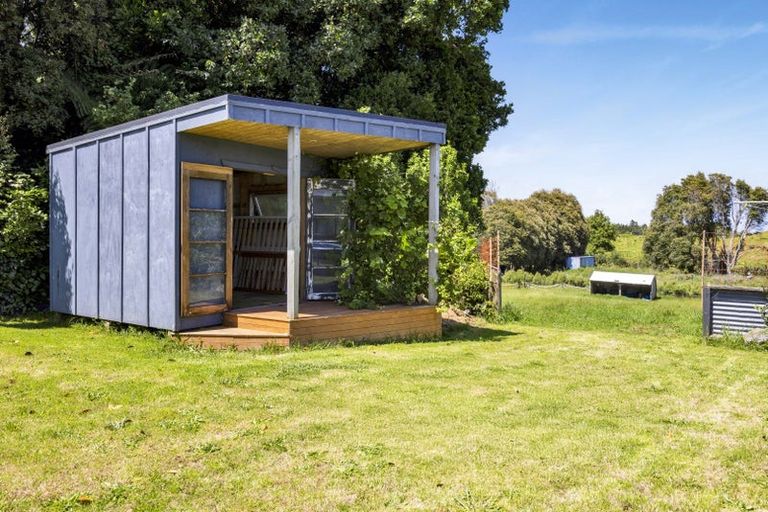 Photo of property in 18 Cumming Street, Okato, 4335