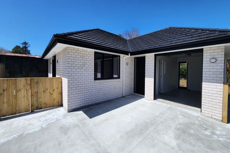 Photo of property in 14a Cowling Road, Hurdon, New Plymouth, 4310