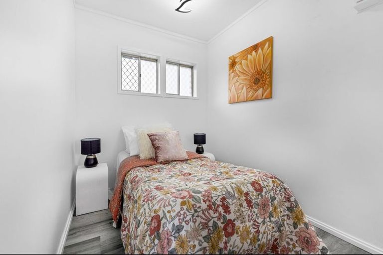 Photo of property in 3/2 Mickle Street, Te Atatu South, Auckland, 0610