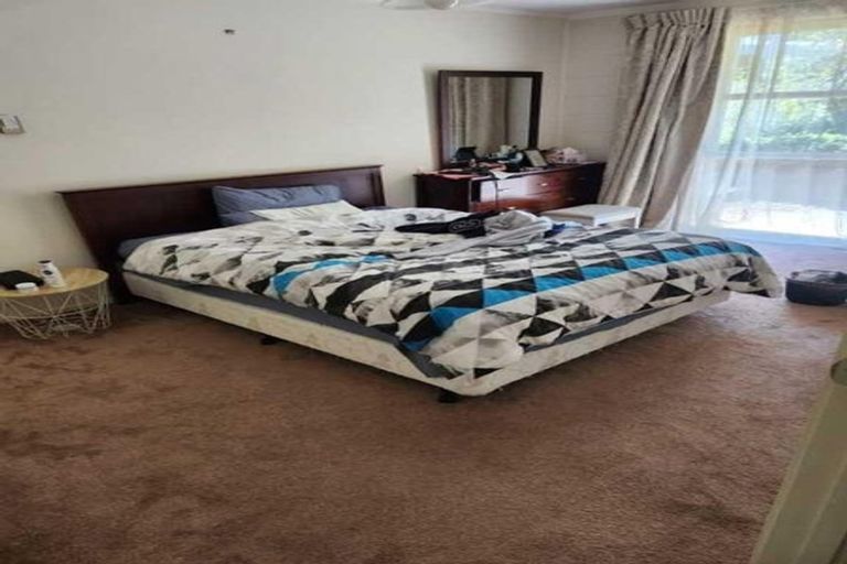 Photo of property in 547 Glenfield Road, Glenfield, Auckland, 0629