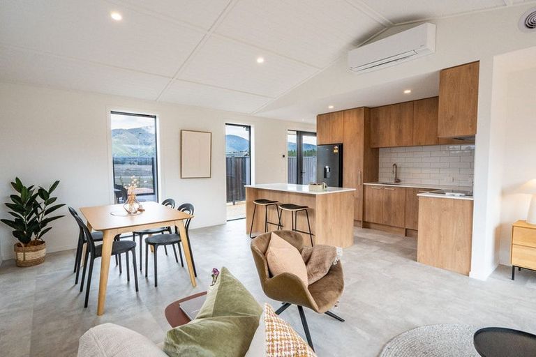 Photo of property in 191 Burdon Loop, Lake Hawea, 9382