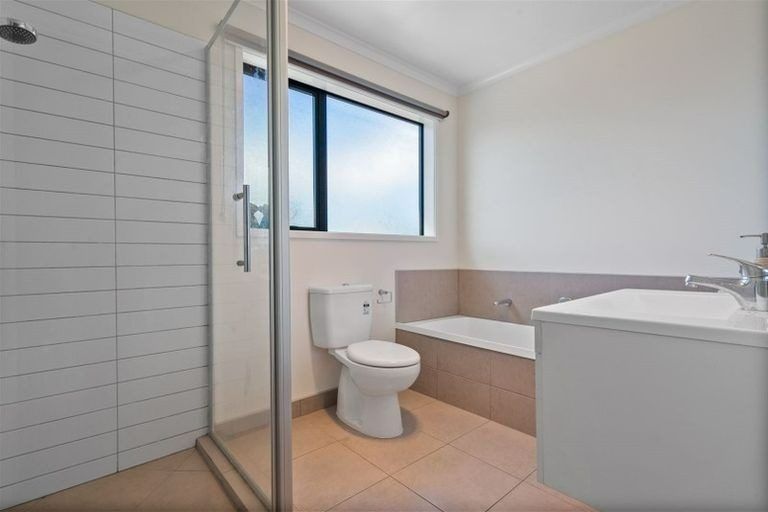 Photo of property in 4 Fermi Lane, Papakura, 2110