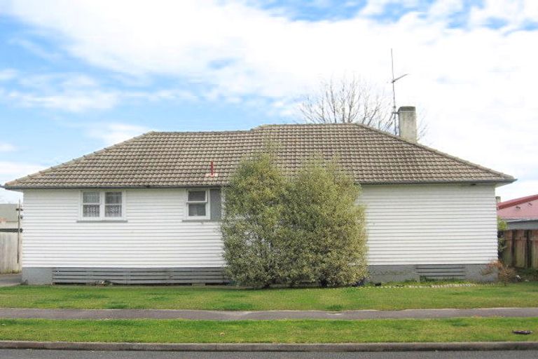 Photo of property in 31 Douglas Crescent, Fairfield, Hamilton, 3214