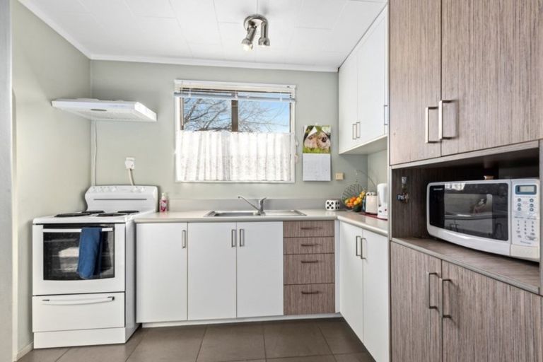 Photo of property in 62a Gemstone Drive, Birchville, Upper Hutt, 5018