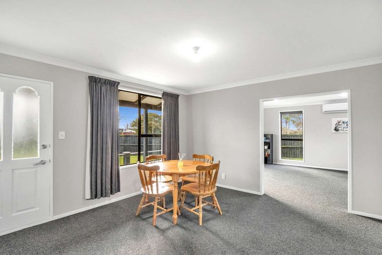 Photo of property in 12 Mchaffies Place, Wainoni, Christchurch, 8061