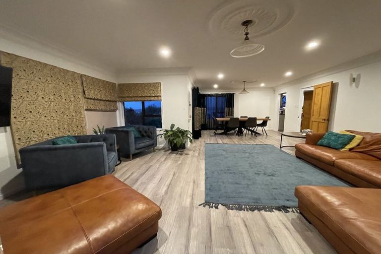 Photo of property in 54 Spence Road, Henderson, Auckland, 0612