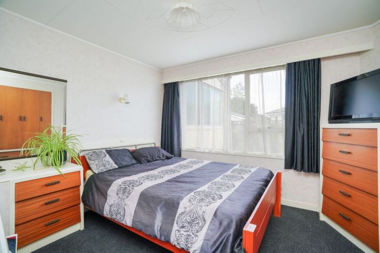 Photo of property in 21 Irvine Street, Wallacetown, 9816