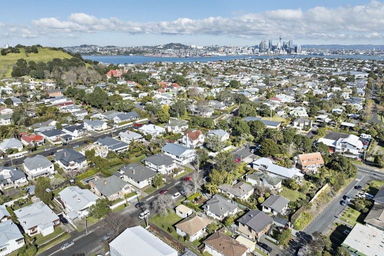 Photo of property in 24 Empire Road, Devonport, Auckland, 0624