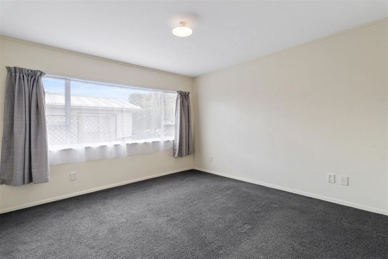 Photo of property in 1/27 Woodglen Road, Glen Eden, Auckland, 0602