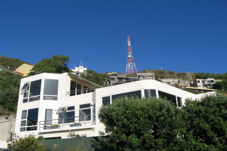 Photo of property in 75 Palliser Road, Roseneath, Wellington, 6011