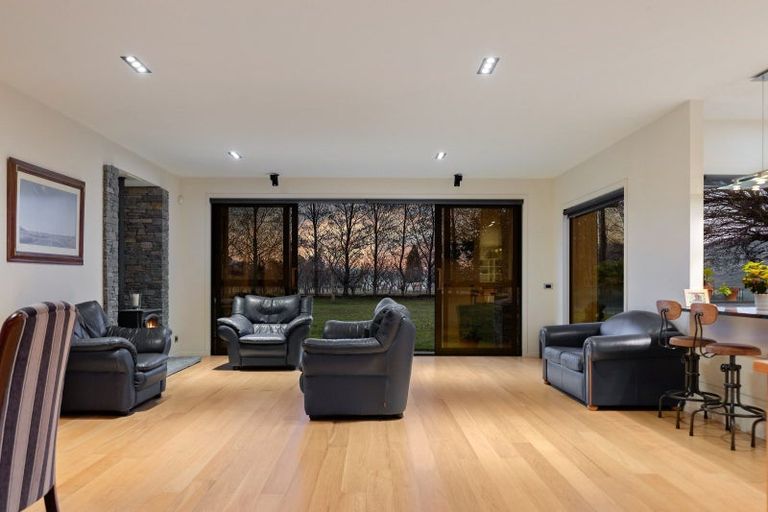 Photo of property in 1 Scott Terrace, Cromwell, 9310