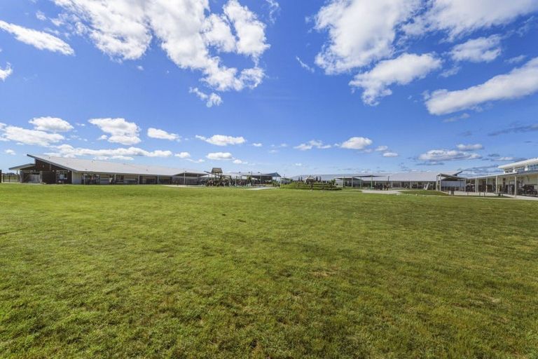 Photo of property in 8 Tauhinu Place, Papamoa, 3118