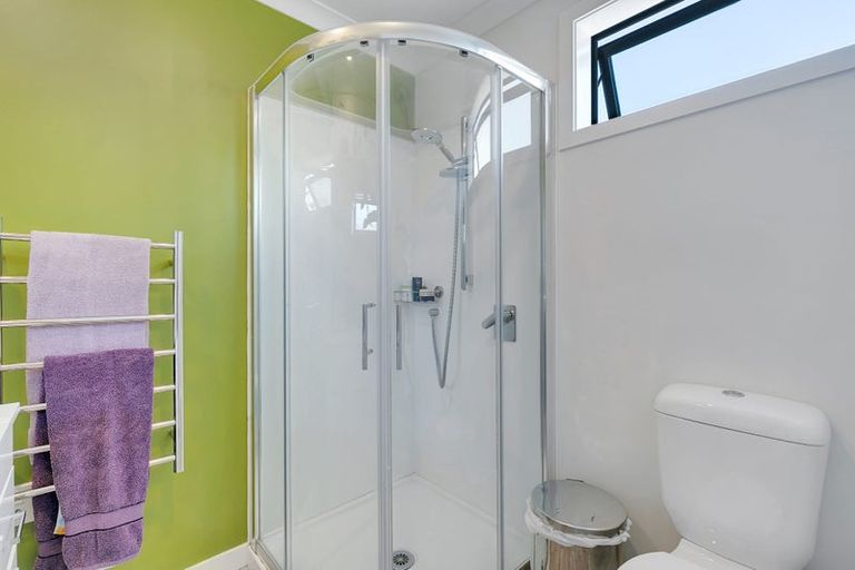 Photo of property in 7 Ara Patukawenga, Tawa, Wellington, 5028