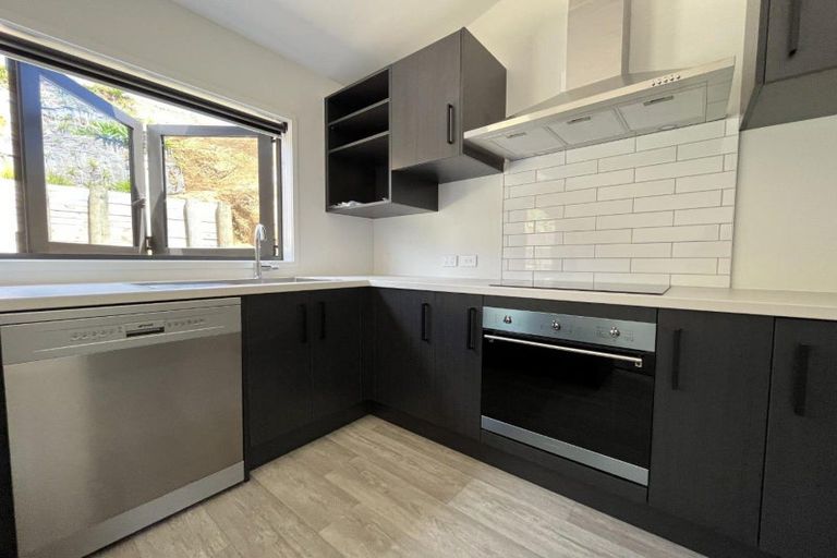 Photo of property in 10 Whakawhiti Street, Marfell, New Plymouth, 4310