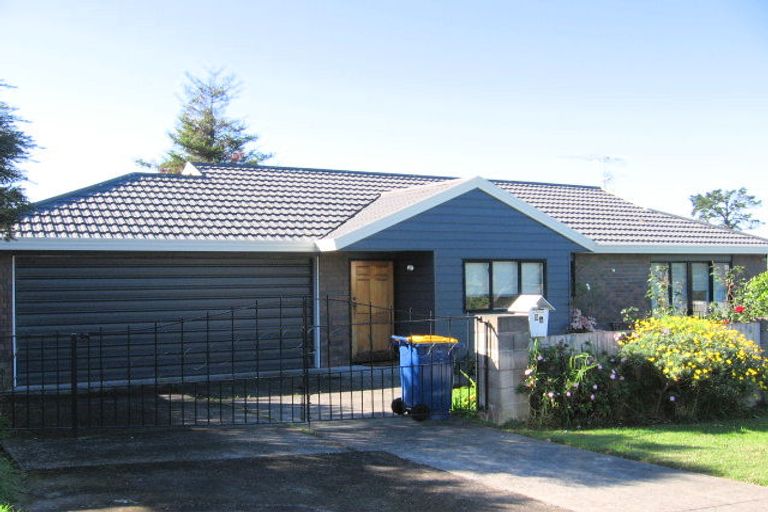 Photo of property in 1/2 Ayrton Street, Te Atatu South, Auckland, 0610