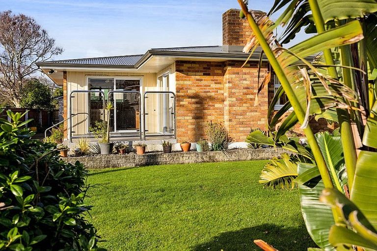 Photo of property in 6 Davidson Street, Hawera, 4610