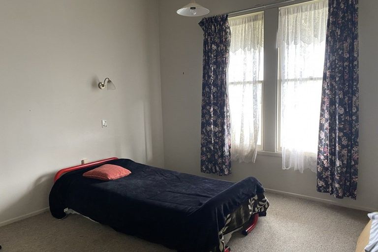 Photo of property in 30 Cambria Street, Hawera, 4610