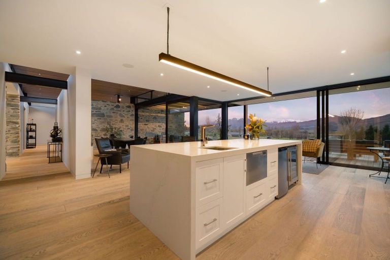 Photo of property in 6 Bloxham Lane, Lake Hayes, Queenstown, 9371