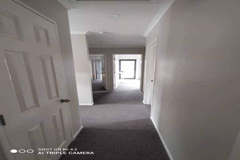 Photo of property in 12 Tavua Lane, Ranui, Auckland, 0612