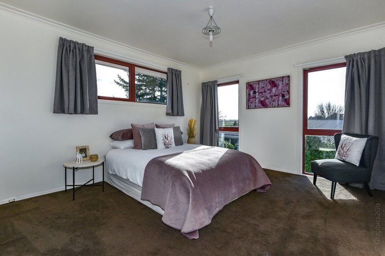 Photo of property in 3 Russley Road, Russley, Christchurch, 8042
