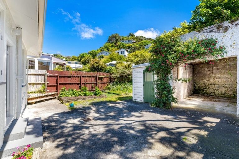 Photo of property in 10 Todman Street, Brooklyn, Wellington, 6021