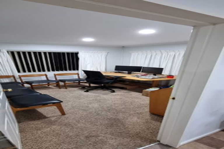 Photo of property in 11 Kotuku Drive, Paraparaumu Beach, Paraparaumu, 5032