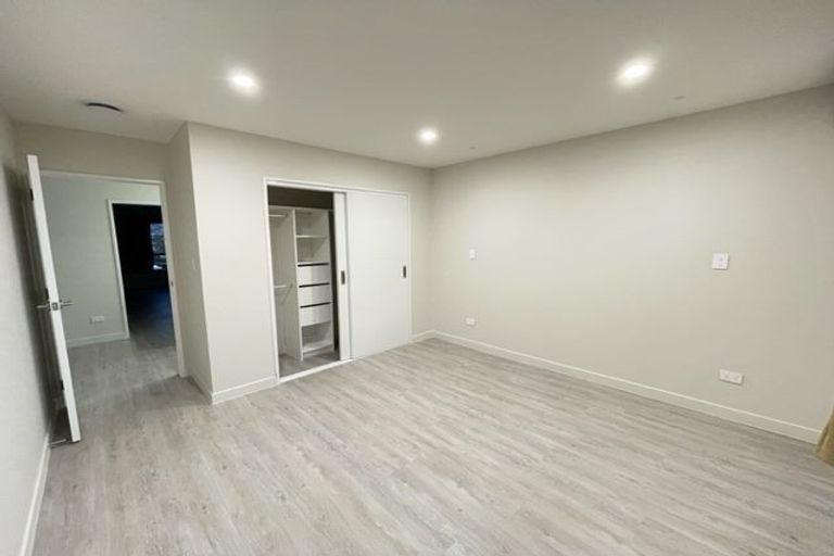 Photo of property in 128b Hutchinsons Road, Bucklands Beach, Auckland, 2014