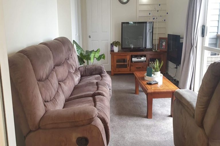 Photo of property in 81a Percy Kinsman Crescent, Riverstone Terraces, Upper Hutt, 5018