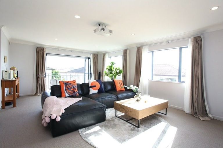 Photo of property in 50 Amberwood Drive, Northpark, Auckland, 2013