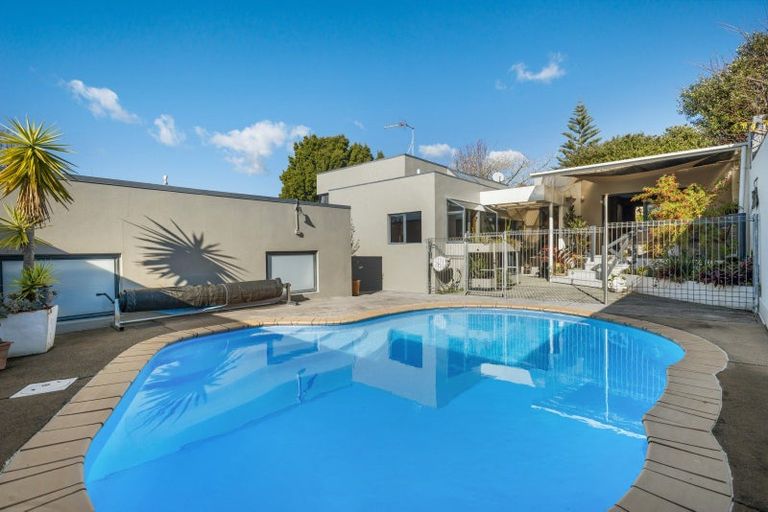Photo of property in 20 Esmeralda Street, Welcome Bay, Tauranga, 3112
