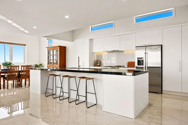 Photo of property in 203 Marine Parade, Mount Maunganui, 3116