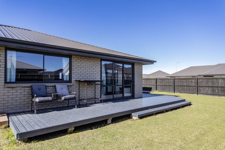 Photo of property in 84 Watkins Drive, Rangiora, 7400