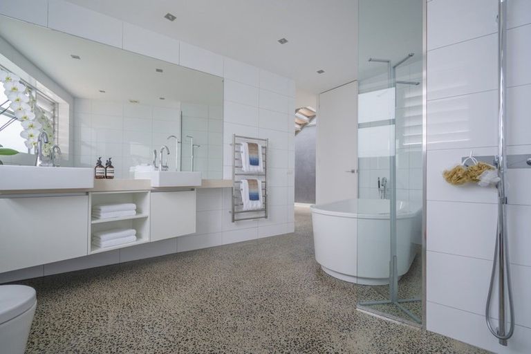 Photo of property in 25 Arawa Lane, Whitianga, 3510