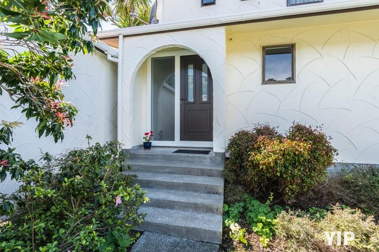 Photo of property in 10 Te Kiteroa Grove, Churton Park, Wellington, 6037