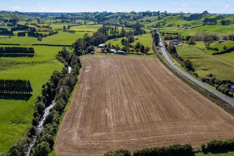 Photo of property in 1284 Mountain Road, Inglewood, 4389