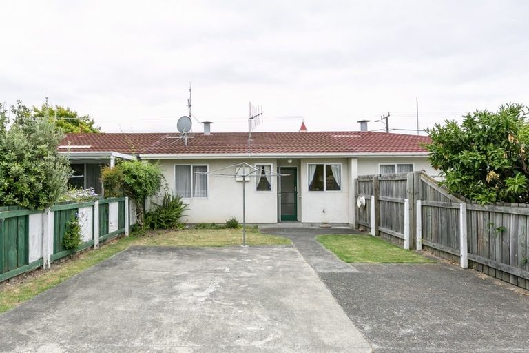 Photo of property in 52a Puketapu Road, Taradale, Napier, 4112