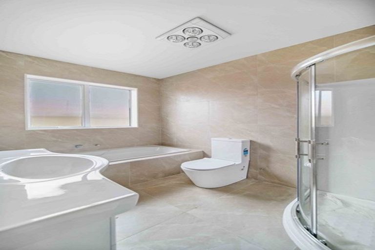 Photo of property in 10 Huahua Crescent, Papakura, 2110