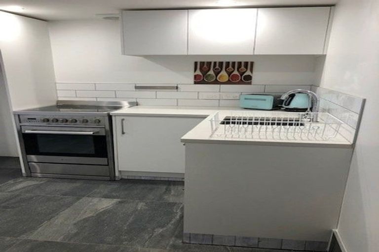 Photo of property in 2/61 Forrest Hill Road, Milford, Auckland, 0620