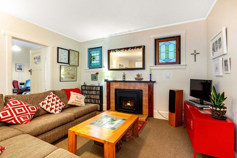 Photo of property in 162 Motuhara Road, Plimmerton, Porirua, 5026