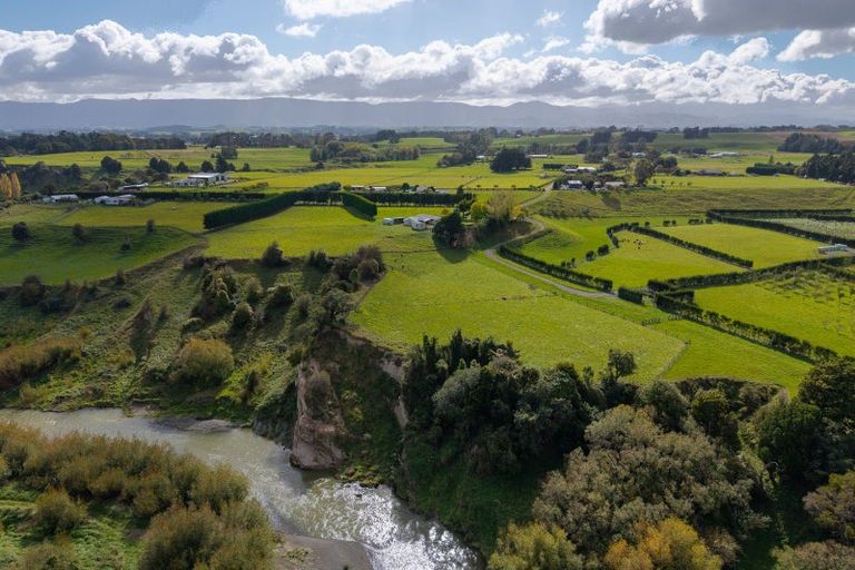 Photo of property in 47 Cowper Side Road, Dannevirke, 4976