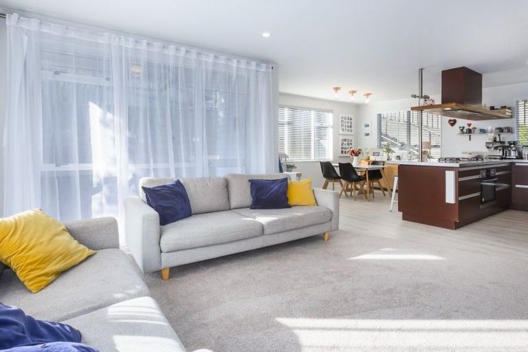 Photo of property in 1 The Spinney, Titahi Bay, Porirua, 5022